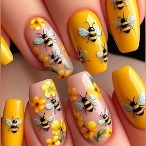 Bumble Bee  Fake Press On Nails NWT